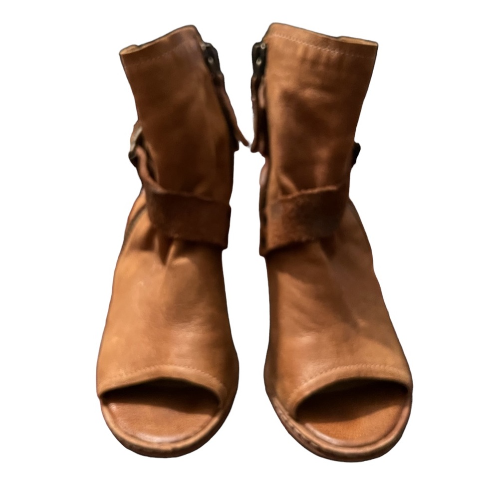 Dolce Vita Brown Leather/Suede Peep toe Bootie Size 6